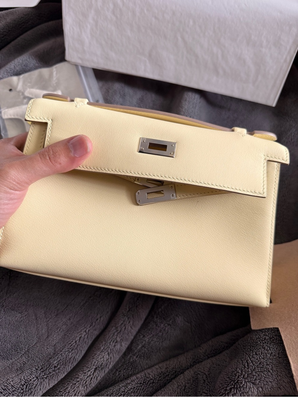 Elegant Cream Leather Shoulder Bag - Contemporary Women's Bag